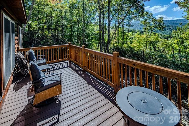 225 Oak Road, Beech Mountain, NC 28604