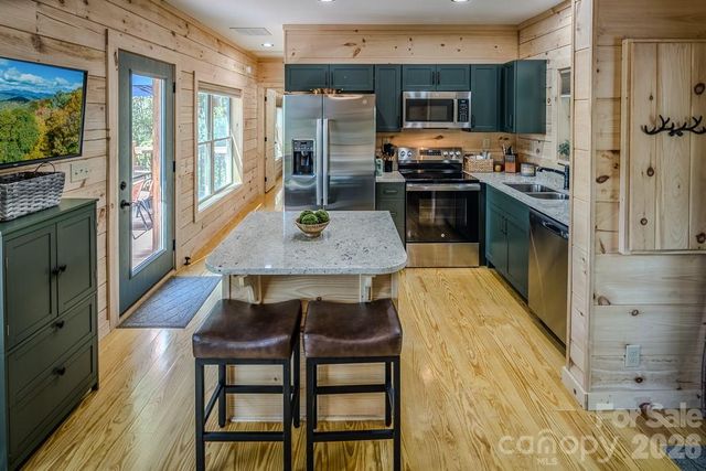 225 Oak Road, Beech Mountain, NC 28604