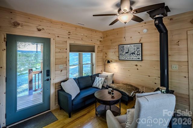 225 Oak Road, Beech Mountain, NC 28604