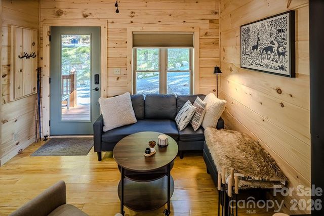 225 Oak Road, Beech Mountain, NC 28604