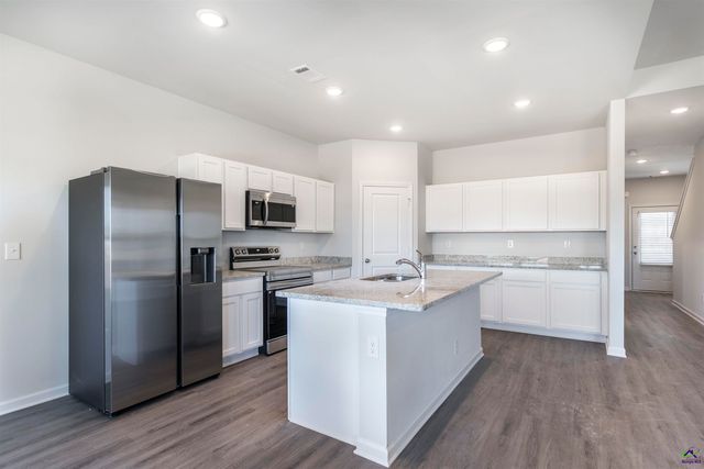 503 Georgian Walk, Byron, GA 31008