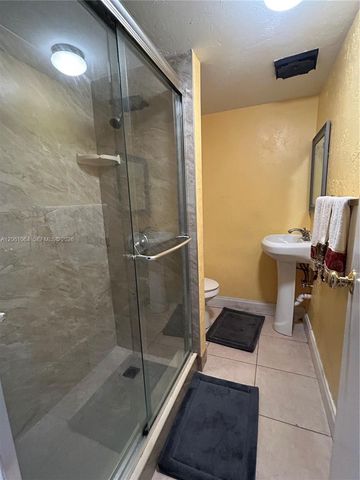 1653 NW 58th Avenue 14, Lauderhill, FL 33313