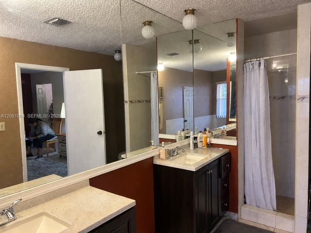 1653 NW 58th Avenue 14, Lauderhill, FL 33313