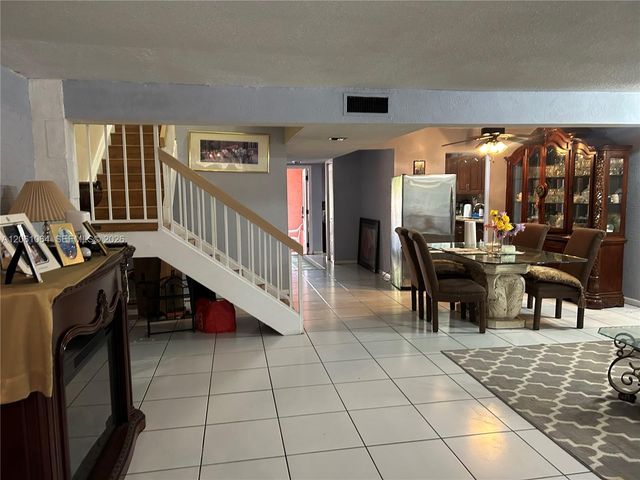 1653 NW 58th Avenue 14, Lauderhill, FL 33313