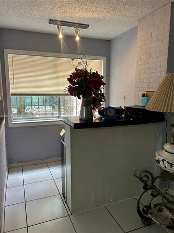 1653 NW 58th Avenue 14, Lauderhill, FL 33313