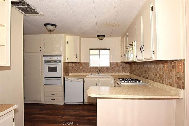 56254 29 Palms Highway 30, Yucca Valley, CA 92284