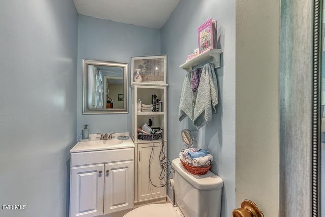 1189 Weaver Branch Road, Bluff City, TN 37618
