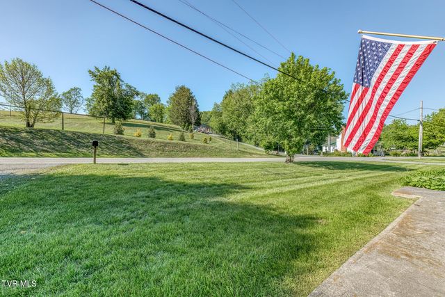 1189 Weaver Branch Road, Bluff City, TN 37618
