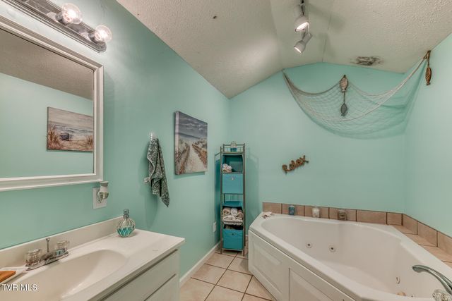 1189 Weaver Branch Road, Bluff City, TN 37618