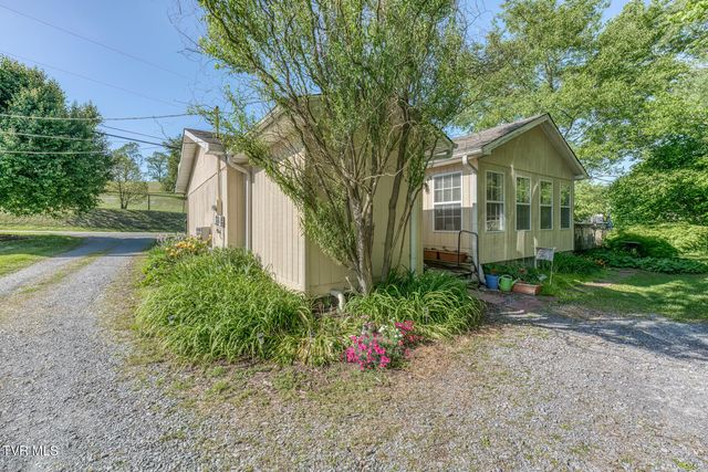 1189 Weaver Branch Road, Bluff City, TN 37618