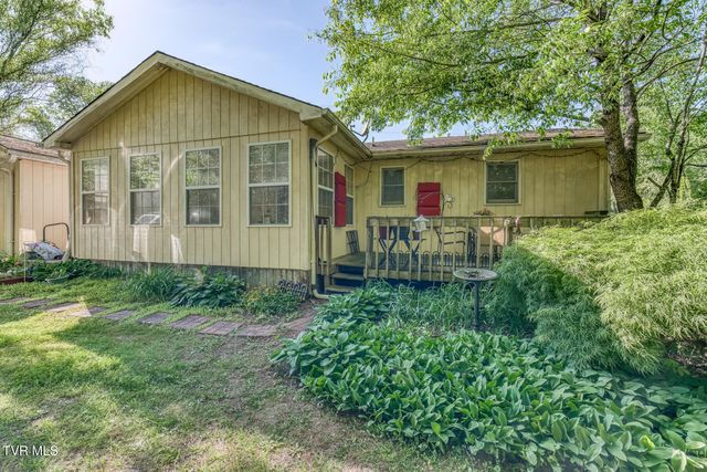 1189 Weaver Branch Road, Bluff City, TN 37618
