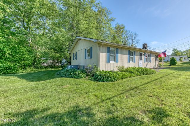 1189 Weaver Branch Road, Bluff City, TN 37618