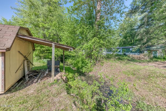 1189 Weaver Branch Road, Bluff City, TN 37618
