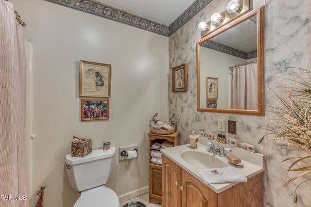 1189 Weaver Branch Road, Bluff City, TN 37618