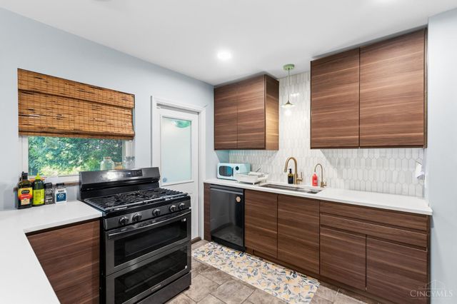 997 W North Bend Road, Cincinnati, OH 45224