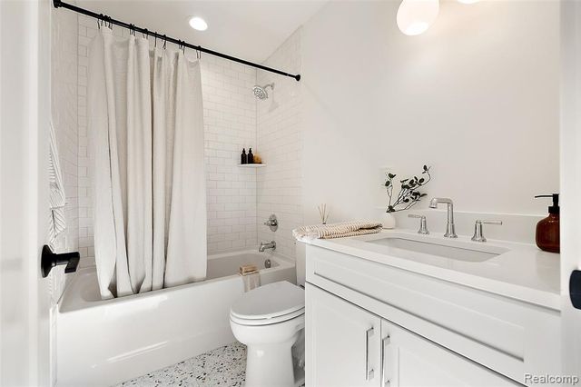 1797 Holcomb Street, Detroit, MI 48214