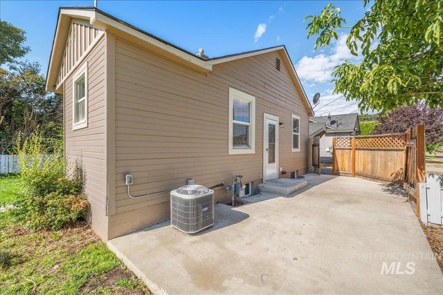 703 S Chestnut St., Nampa, ID 83686