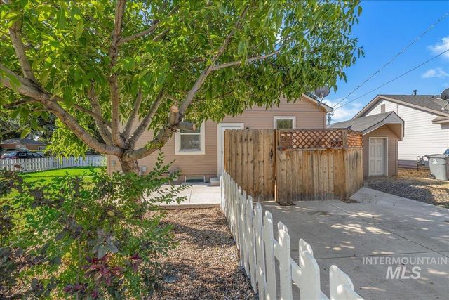 703 S Chestnut St., Nampa, ID 83686
