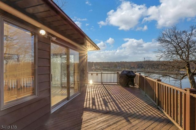 10 Lake Drive West, Wayne Twp., NJ 07470