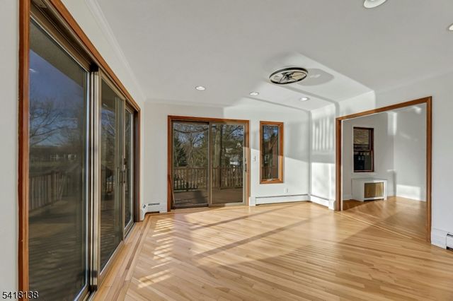 10 Lake Drive West, Wayne Twp., NJ 07470