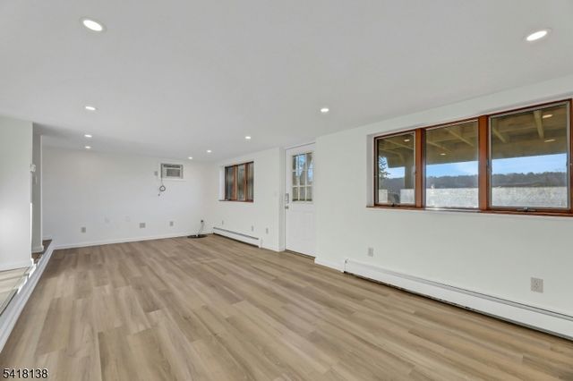 10 Lake Drive West, Wayne Twp., NJ 07470