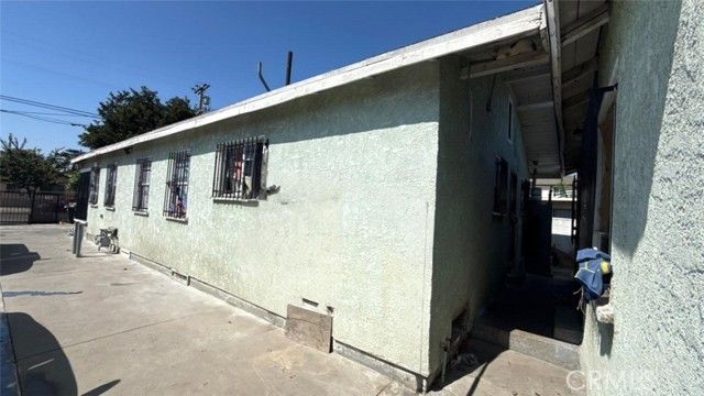 9602 Holmes Avenue, Los Angeles, CA 90002