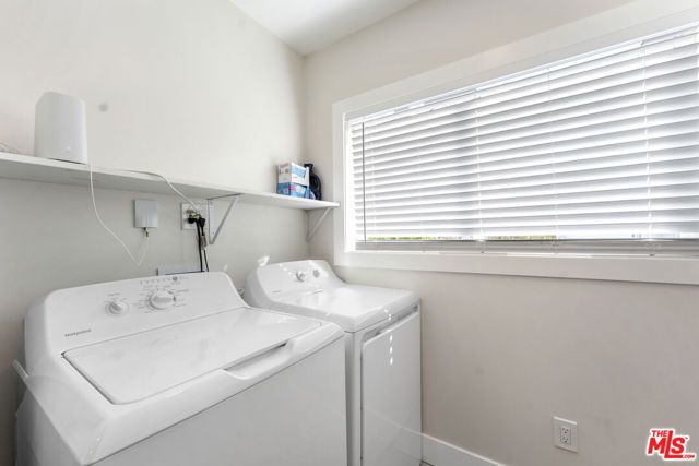5726 Los Angeles Street, Oakland, CA 94608