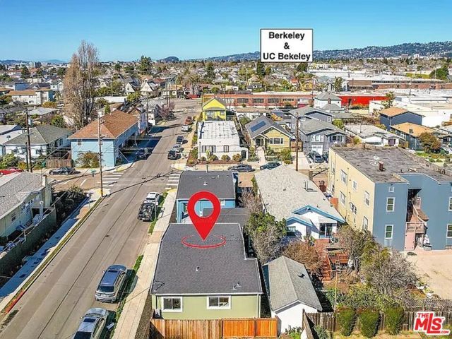5726 Los Angeles Street, Oakland, CA 94608