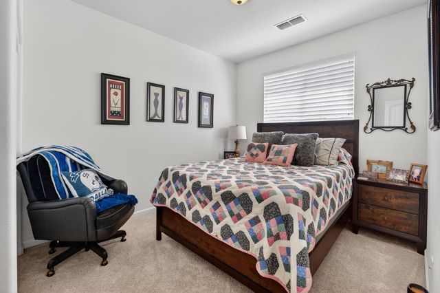 1708 Feathers Ct, Hughson, CA 95326