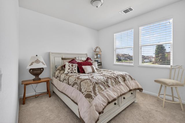 1708 Feathers Ct, Hughson, CA 95326