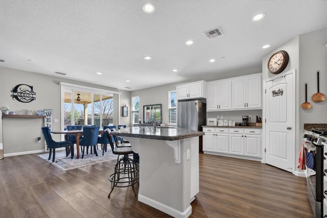 1708 Feathers Ct, Hughson, CA 95326