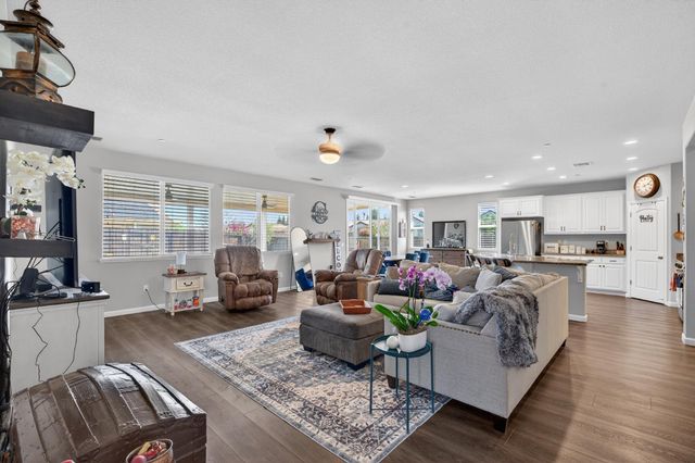 1708 Feathers Ct, Hughson, CA 95326