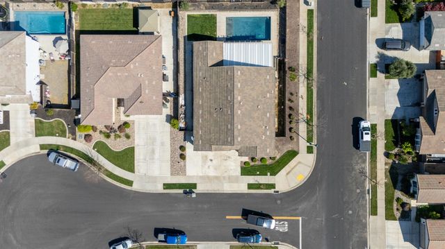 1708 Feathers Ct, Hughson, CA 95326