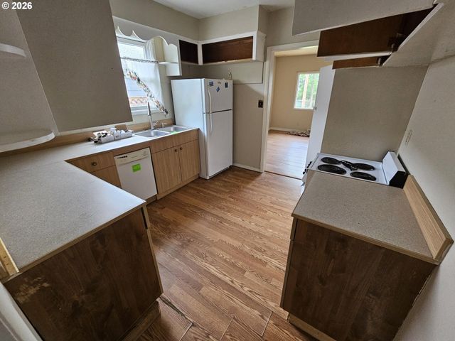 1411 Ne SKIDMORE St, Portland, OR 97211