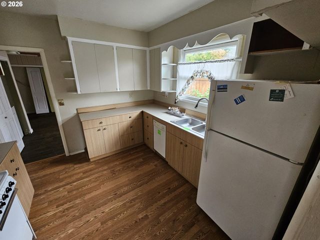 1411 Ne SKIDMORE St, Portland, OR 97211