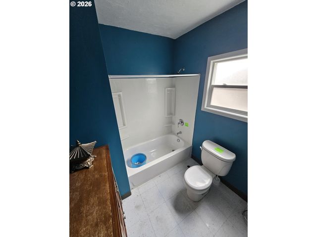 1411 Ne SKIDMORE St, Portland, OR 97211