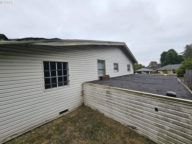 1411 Ne SKIDMORE St, Portland, OR 97211