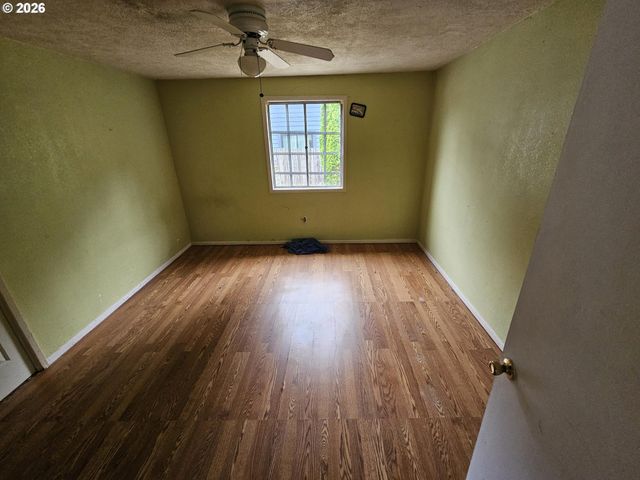 1411 Ne SKIDMORE St, Portland, OR 97211