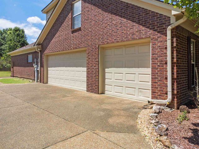 6195 ANDREA BLUFF CV, Bartlett, TN 38135