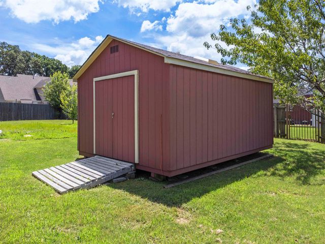6195 ANDREA BLUFF CV, Bartlett, TN 38135