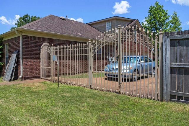 6195 ANDREA BLUFF CV, Bartlett, TN 38135