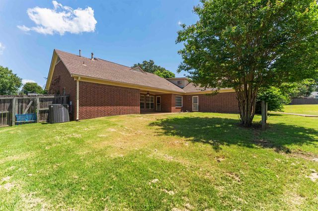 6195 ANDREA BLUFF CV, Bartlett, TN 38135