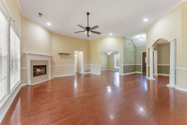 6195 ANDREA BLUFF CV, Bartlett, TN 38135