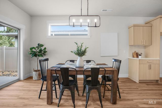 1696 E Grayson St, Meridian, ID 83742