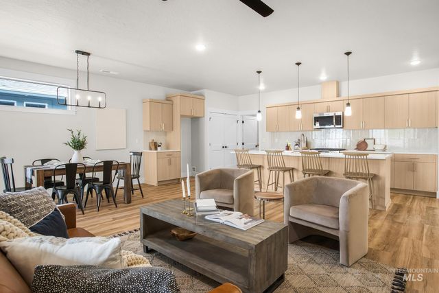 1696 E Grayson St, Meridian, ID 83742