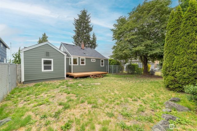 910 E MAIN Street, Auburn, WA 98002