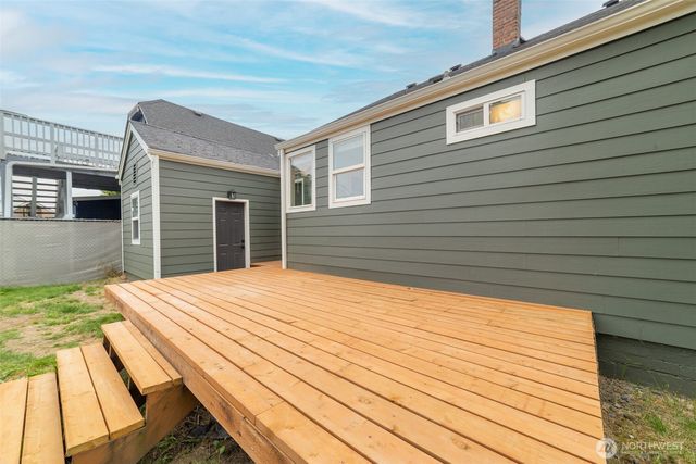 910 E MAIN Street, Auburn, WA 98002