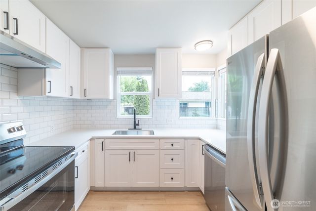 910 E MAIN Street, Auburn, WA 98002