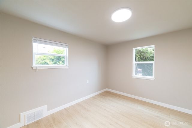 910 E MAIN Street, Auburn, WA 98002