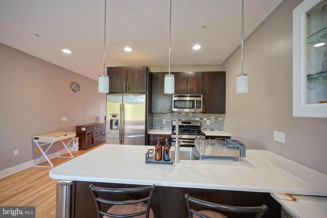 908 N FRONT ST, Philadelphia, PA 19123